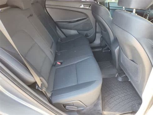 Used 2019 Hyundai Tucson SE image 17