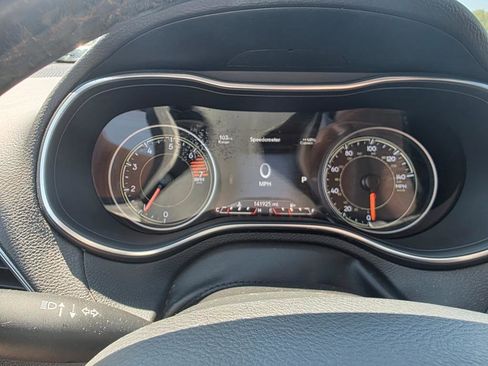 Used 2020 Jeep Cherokee Limited image 15