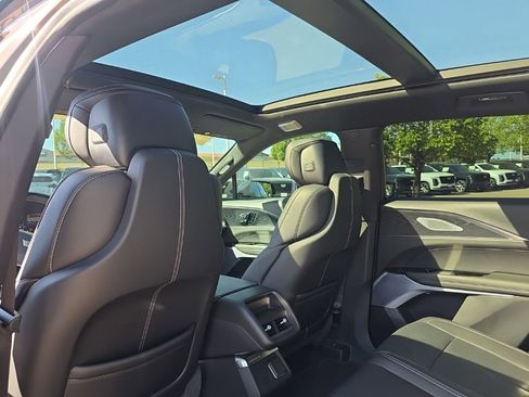 Used 2026 Cadillac Lyriq Premium Luxury AWD/4WD image 16