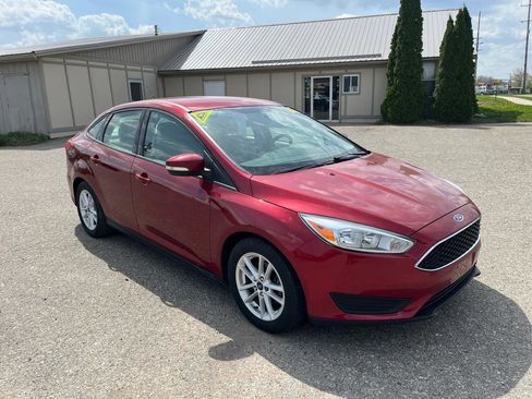 Used 2016 Ford Focus SE w/ SE Cold Weather Package FWD image 7