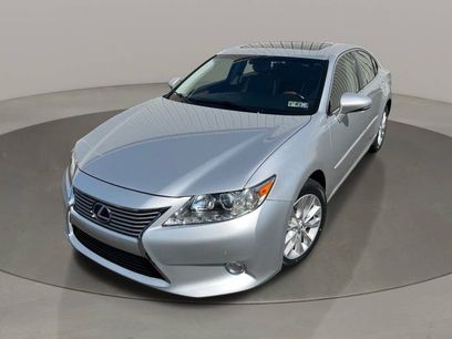 Used 2013 Lexus ES 300h w/ Luxury Pkg