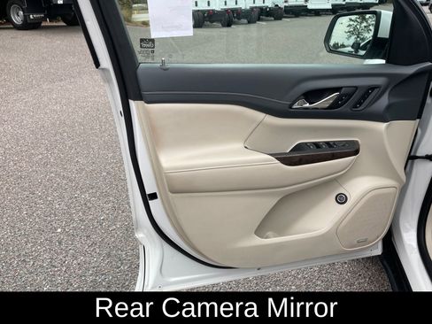 Used 2023 GMC Acadia Denali w/ Denali Ultimate Package image 11