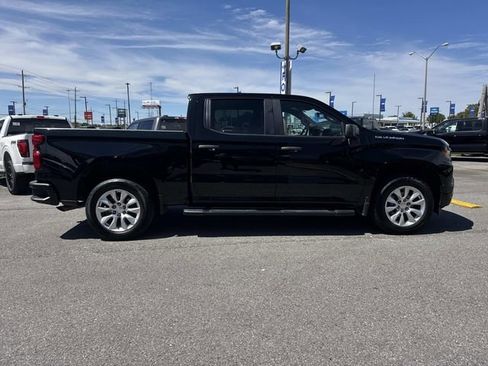 Used 2022 Chevrolet Silverado 1500 Custom image 4