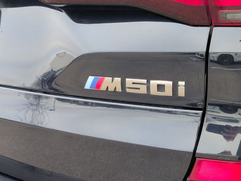 Used 2021 BMW X5 M50i image 12