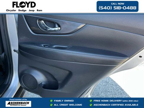 Used 2019 Nissan Rogue SV image 28