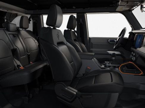 Used 2024 Ford Bronco Badlands image 38