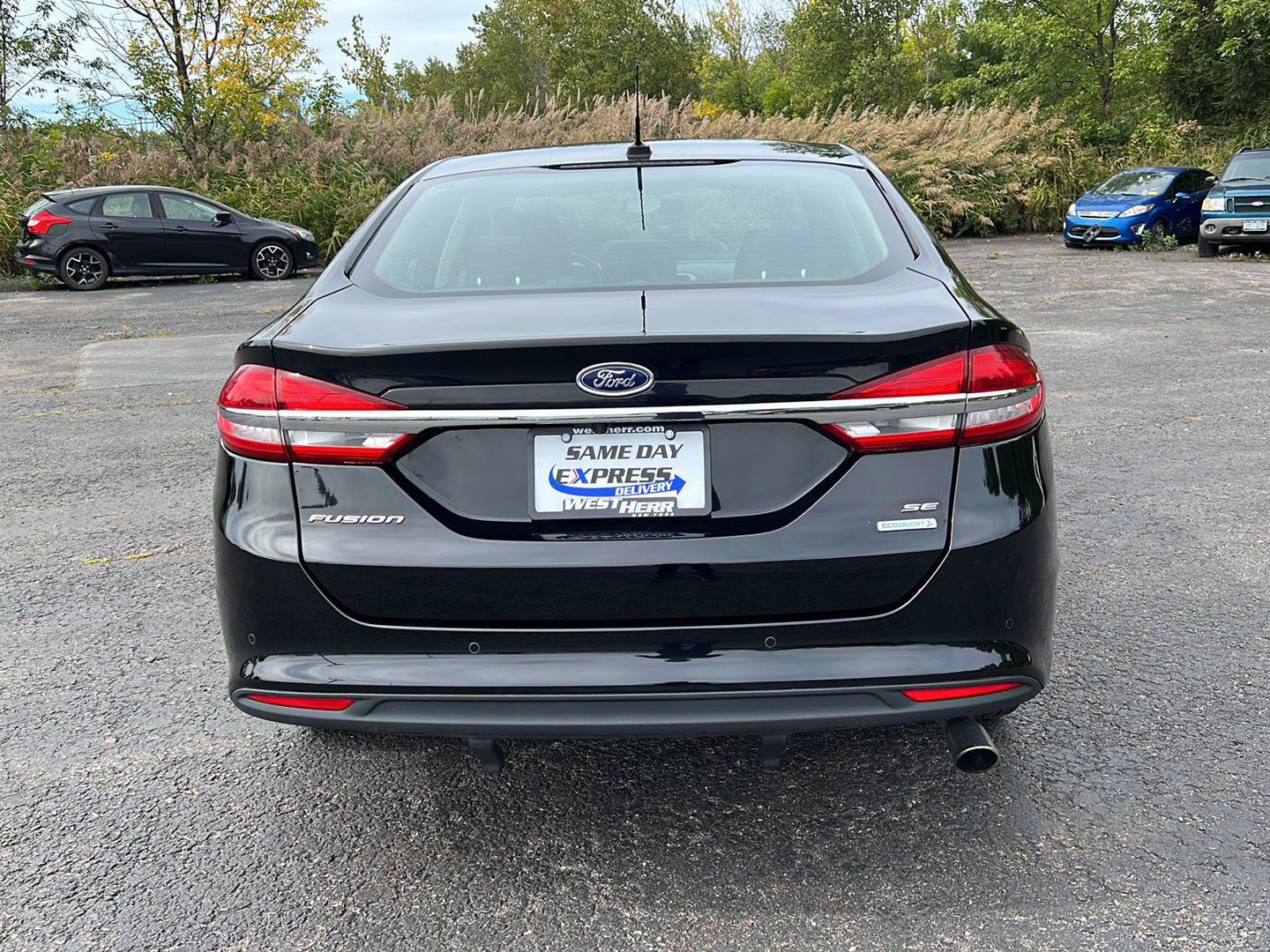 Used 2018 Ford Fusion SE w/ Fusion SE Technology Package FWD image 22