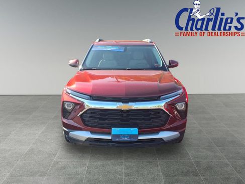 Used 2025 Chevrolet TrailBlazer LT AWD/4WD image 2