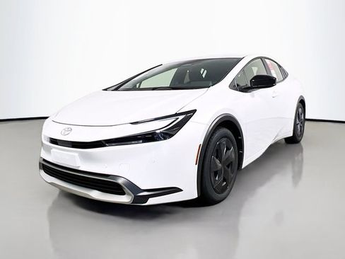 New 2026 Toyota Prius Plug-In Hybrid FWD image 7