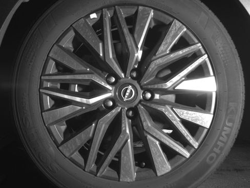 Used 2025 Nissan Altima 2.5 SV FWD image 12