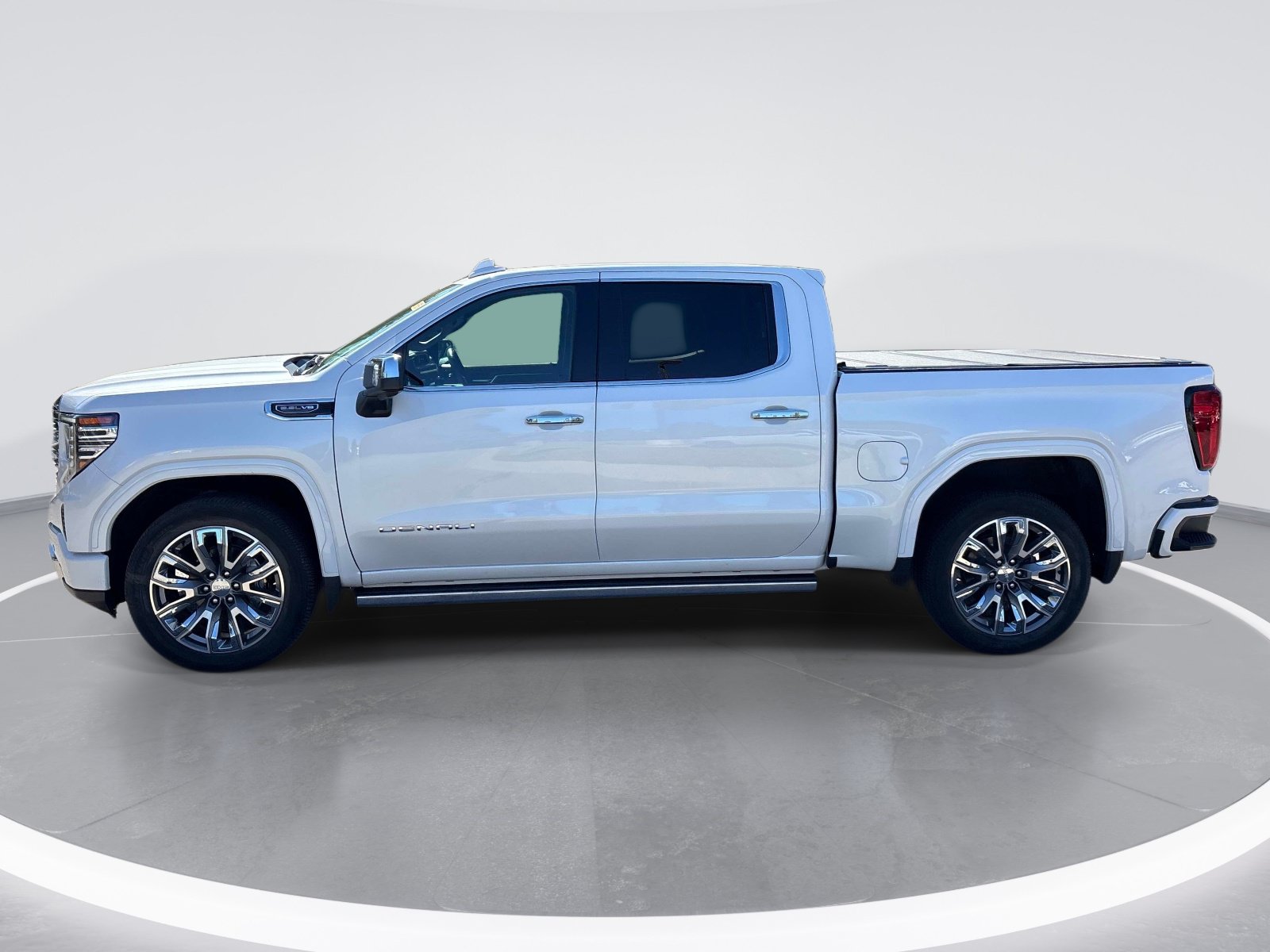 Used 2023 GMC Sierra 1500 Denali w/ Denali Reserve Package AWD/4WD image 5