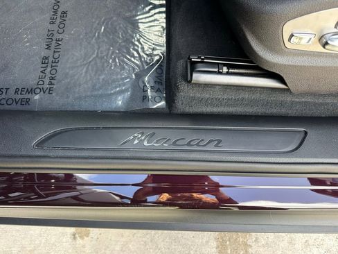 Certified 2026 Porsche Macan image 23