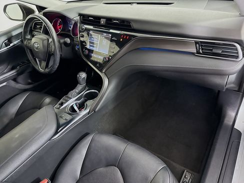 Used 2020 Toyota Camry XSE FWD image 30