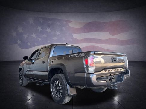 Used 2020 Toyota Tacoma TRD Off-Road w/ Technology Package AWD/4WD image 3