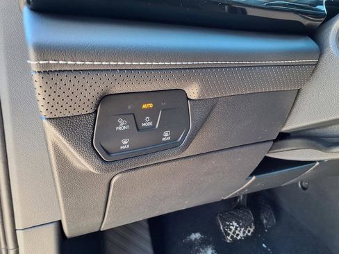 New 2026 Volkswagen Atlas SE image 23