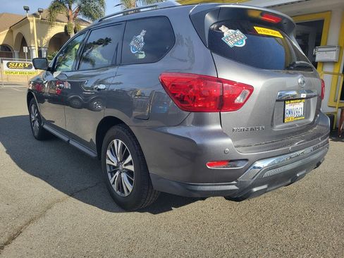 Used 2020 Nissan Pathfinder SL FWD image 4