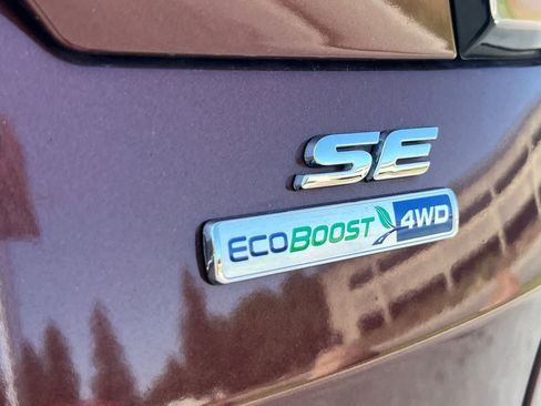 Used 2018 Ford Escape SE w/ SE Sport Appearance Package image 13