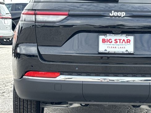 New 2025 Jeep Grand Cherokee Laredo X image 12