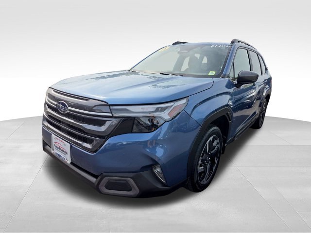 Used 2025 Subaru Forester Limited AWD/4WD image 3
