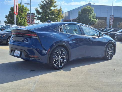 Used 2025 Toyota Prius Limited image 5