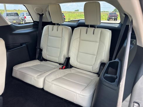 Used 2018 Ford Explorer Platinum AWD/4WD image 24