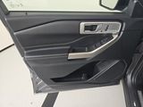 Used 2023 Ford Explorer Limited image 2
