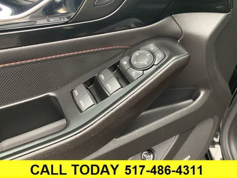 Certified 2023 Chevrolet Traverse RS image 25