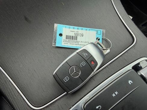 Used 2022 Mercedes-Benz GLC 300 4MATIC image 31