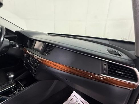 Used 2017 Kia Cadenza Premium FWD image 34