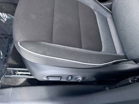 Used 2023 Chevrolet TrailBlazer LT FWD image 13