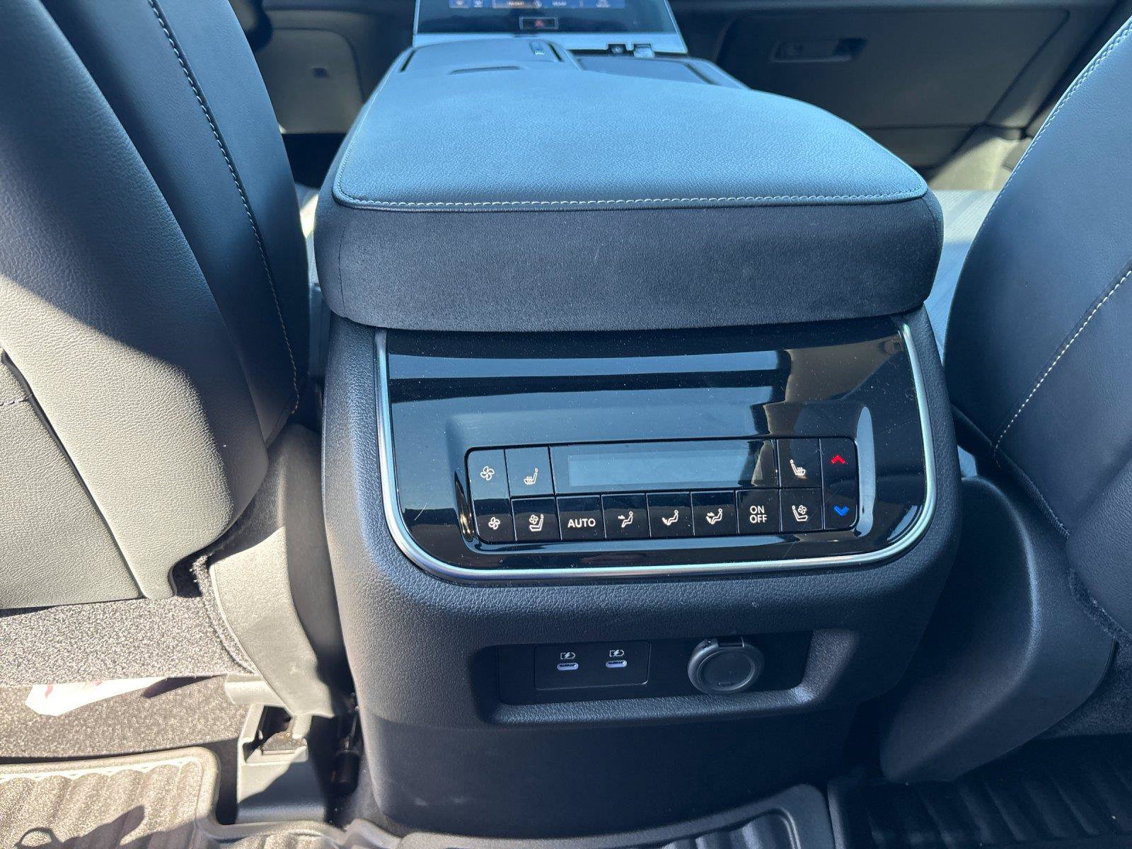 Used 2025 INFINITI QX80 Luxe AWD/4WD image 34