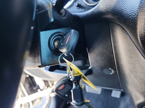 Used 2017 Jeep Wrangler Rubicon w/ Power Convenience Group image 30