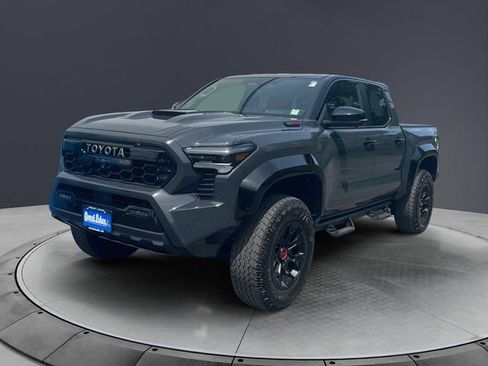 Used 2024 Toyota Tacoma TRD Pro AWD/4WD image 7