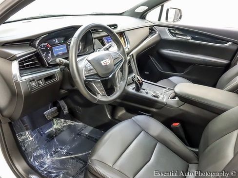 Certified 2025 Cadillac XT5 Premium Luxury image 10