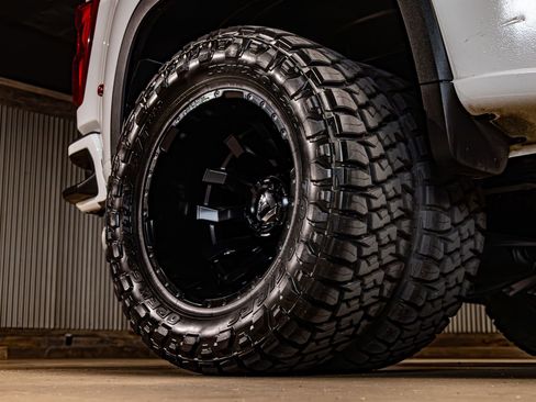 Used 2021 Chevrolet Silverado 3500 High Country image 13