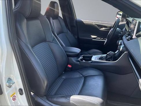 Used 2019 Toyota RAV4 XSE w/ XSE Weather Package AWD/4WD image 29