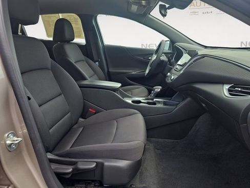 Used 2025 Chevrolet Malibu LT FWD image 15