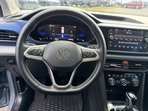 Used 2024 Volkswagen Taos SE w/ Panoramic Sunroof Package image 29