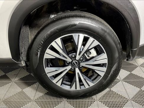 Certified 2023 Nissan Rogue SV image 10