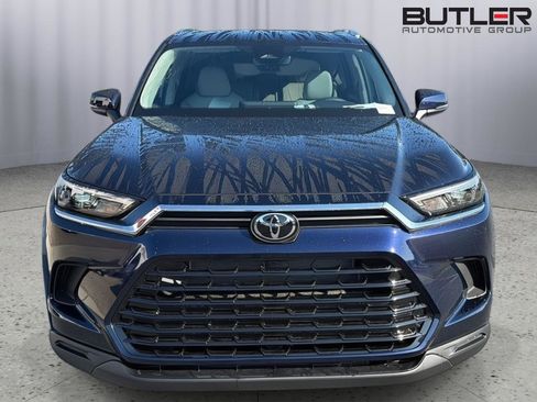 New 2026 Toyota Grand Highlander XLE FWD image 9