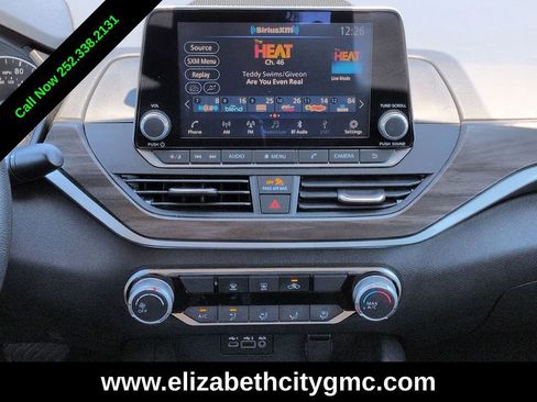 Used 2025 Nissan Altima 2.5 SV FWD image 18