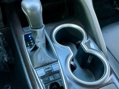 Used 2024 Toyota Camry XLE image 17