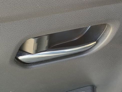 Used 2023 Nissan Versa SV image 34