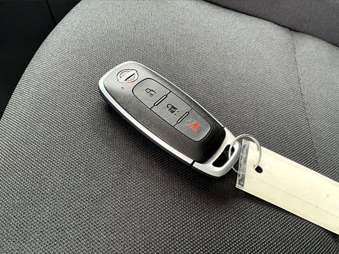 New 2025 Nissan Kicks Play S image 32