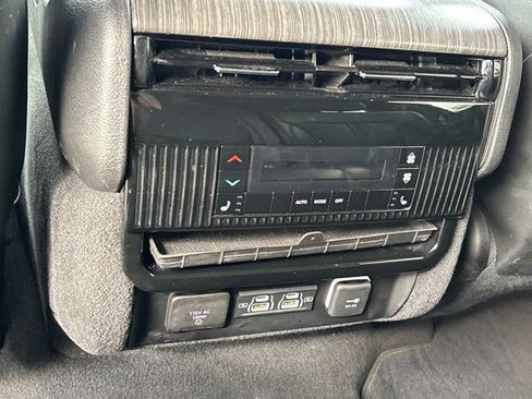 Used 2024 Jeep Wagoneer Series II w/ Flexible Seating Group RWD image 20