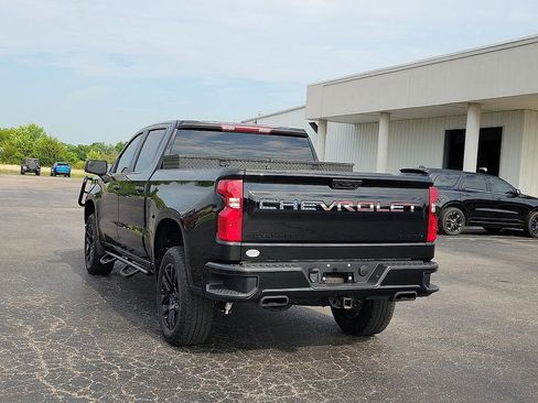 Used 2024 Chevrolet Silverado 1500 Custom Trail Boss w/ Midnight Edition AWD/4WD image 4