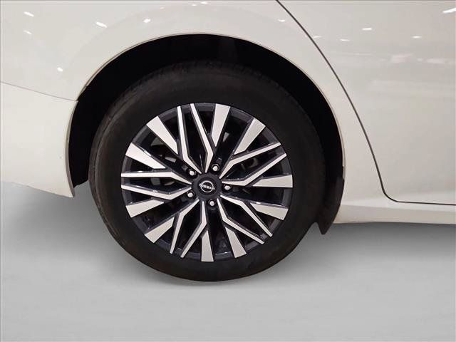 Used 2025 Nissan Altima 2.5 SV FWD image 25