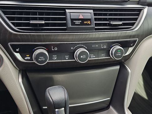 Used 2019 Honda Accord EX image 25