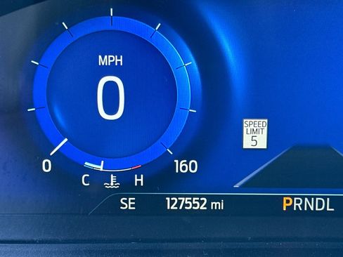 Used 2022 Ford Explorer Platinum w/ Equipment Group 601A AWD/4WD image 27