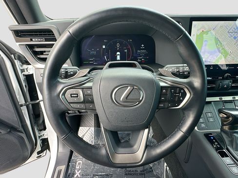 Used 2024 Lexus GX 550 AWD/4WD image 11